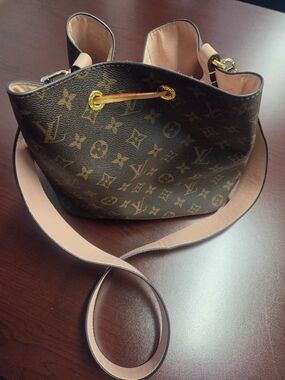 Louis Vuitton Monogram Canvas Bucket Shoulder Bag with Pink Trim